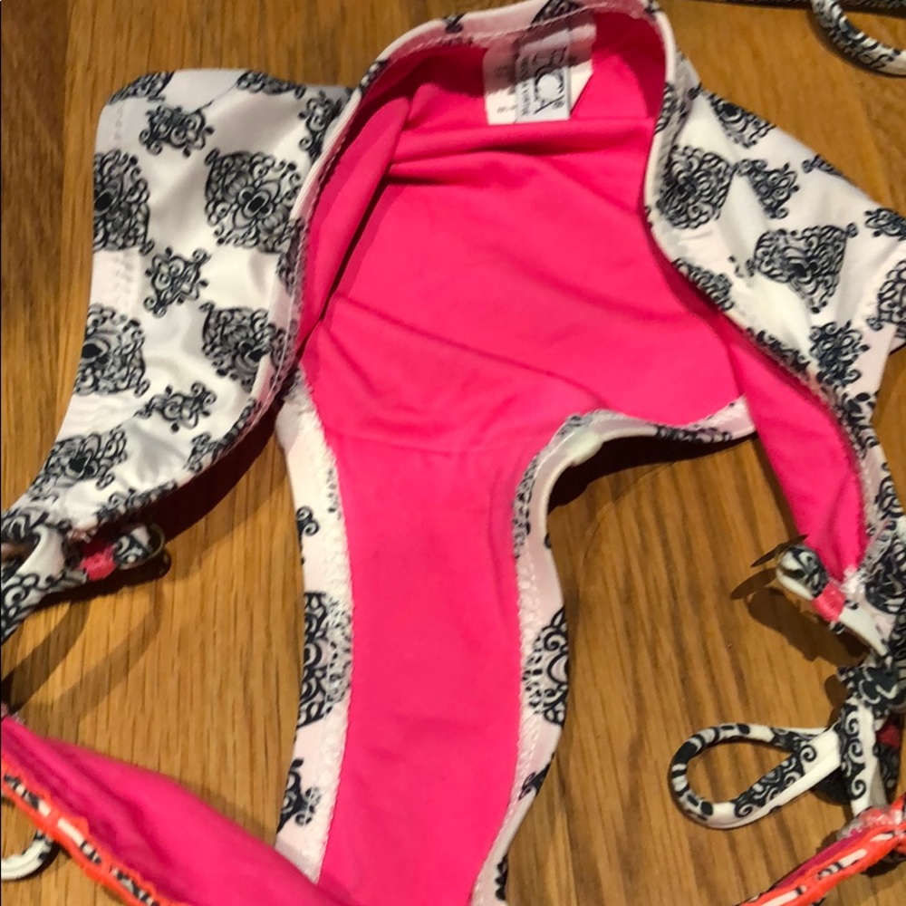 Becca bikini - Picture 2 of 2